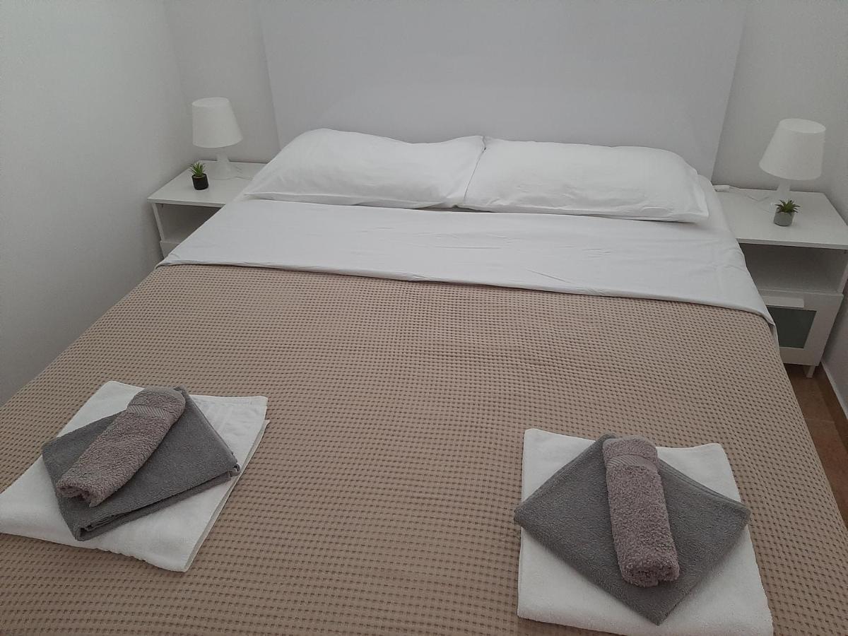 Apartment Enis Барбарига Экстерьер фото